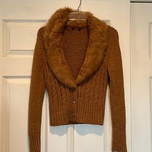 Ginger colored Sweater with faux Fur Collar